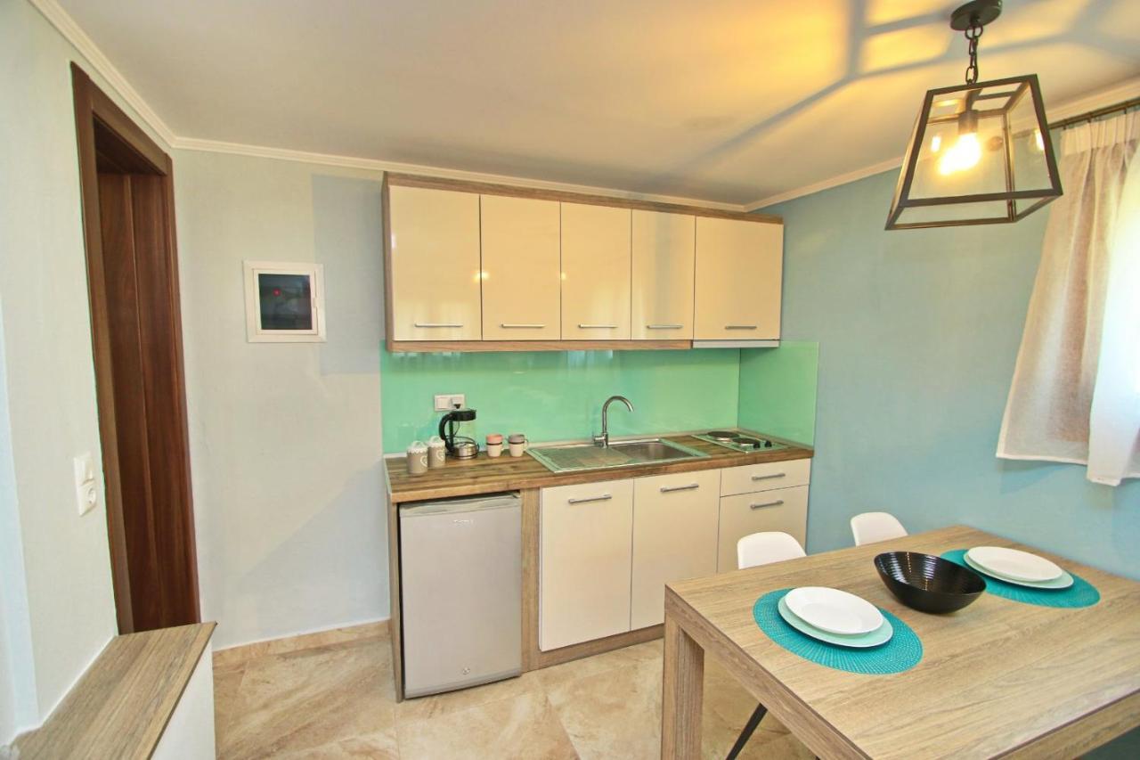 Panos House Apartment กอยนิรา ภายนอก รูปภาพ
