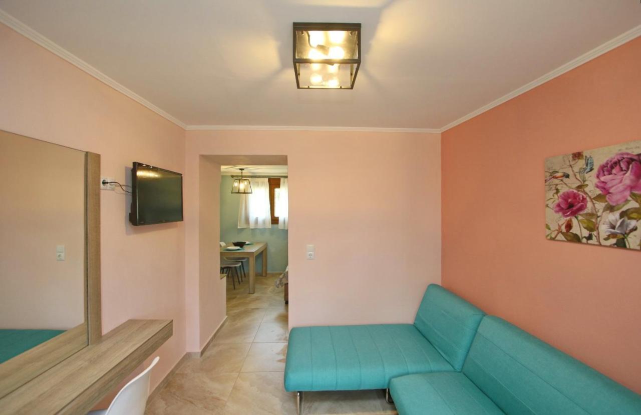 Panos House Apartment กอยนิรา ภายนอก รูปภาพ